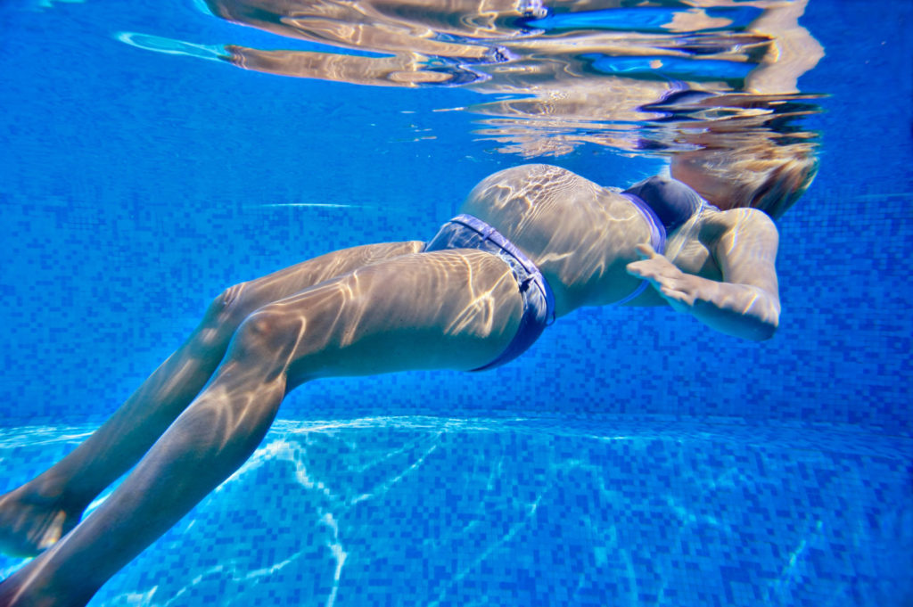 Gymnastique aquatique maman femme enceinte